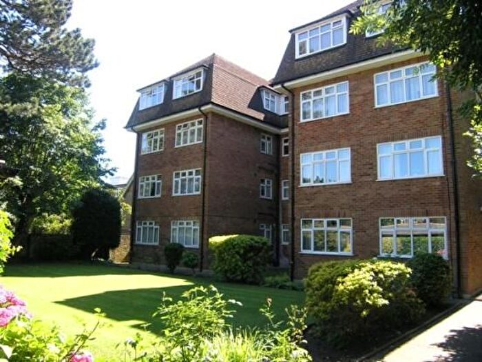 2 Bedroom Flat To Rent In The Downs, Wimbledon, London, SW20
