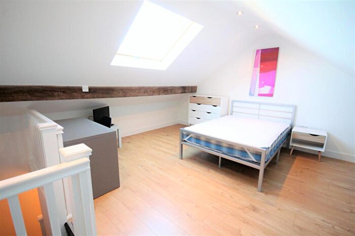 6 Bedroom Terraced House To Rent In Moseley Road, Fallowfield, M14