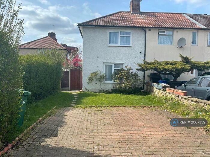 2 Bedroom End Of Terrace House To Rent In Walter Walk, Edgware, HA8
