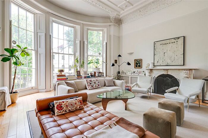 4 Bedroom Flat To Rent In Clifton Gardens, Litte Venice, London, W9