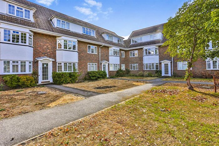 2 Bedroom Flat For Sale In Sycamore Close, Carshalton, SM5