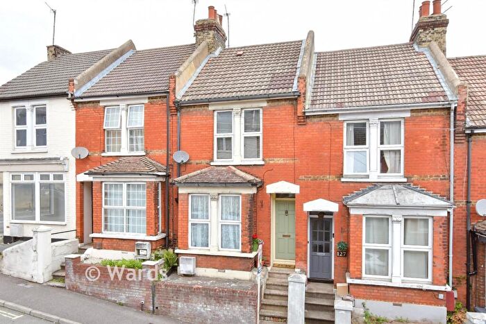 2 Bedroom Terraced House For Sale In Cecil Road, Rochester, Kent, ME1
