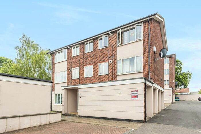 2 Bedroom Apartment To Rent In Lizmans Court, Oxford, OX4