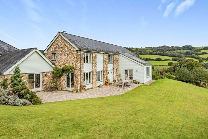 4 Bedroom Link Detached House For Sale In Old Blamphayne Sawmills, Northleigh, EX24