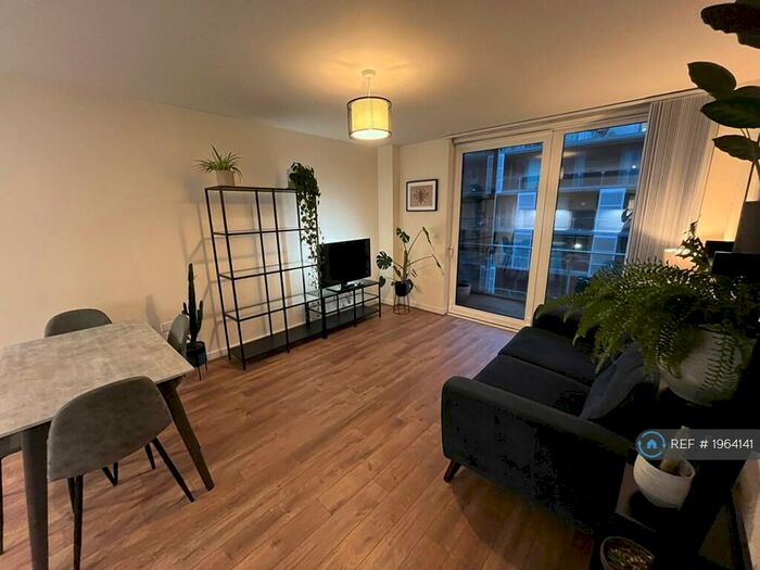 2 Bedroom Flat To Rent In Block Spectrum, Salford, M3