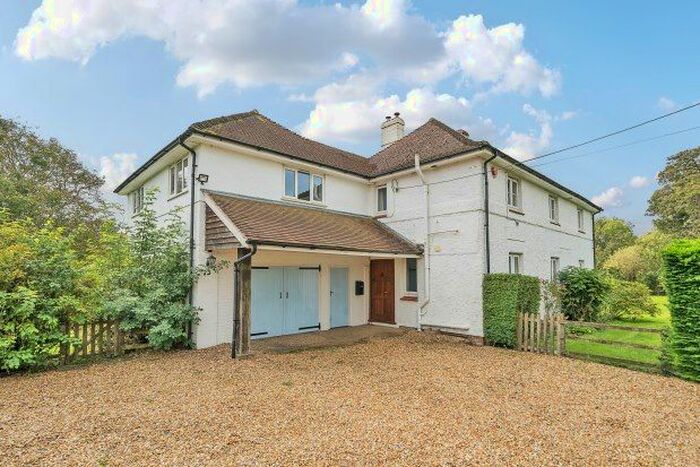 5 Bedroom Farmhouse To Rent In Hattingley Road, Alton, GU34