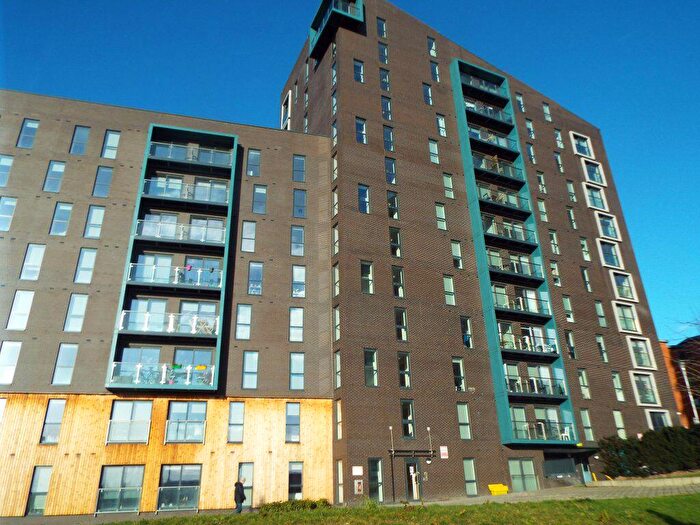 2 Bedroom Flat To Rent In Aire, Cross Green Lane, Leeds, LS9