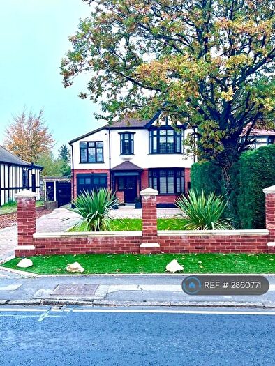 4 Bedroom Detached House To Rent In Fencepiece Road, Chigwell, IG7