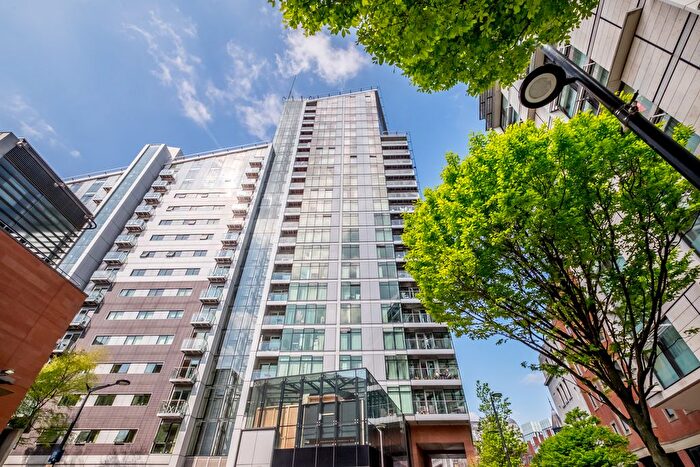 2 Bedroom Flat To Rent In - Watson Street, Manchester, M3