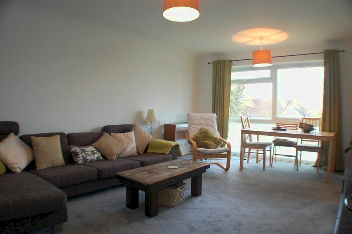 2 Bedroom Flat To Rent In Fairfield Road, Uxbridge, UB8