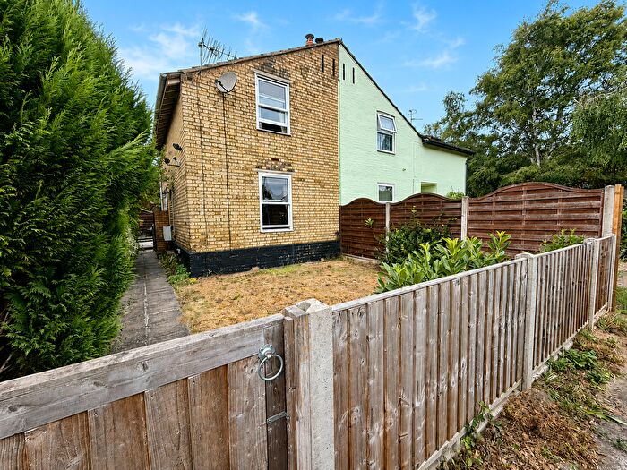 2 Bedroom Semi-Detached House For Sale In Railway Bank, Biggleswade, SG18