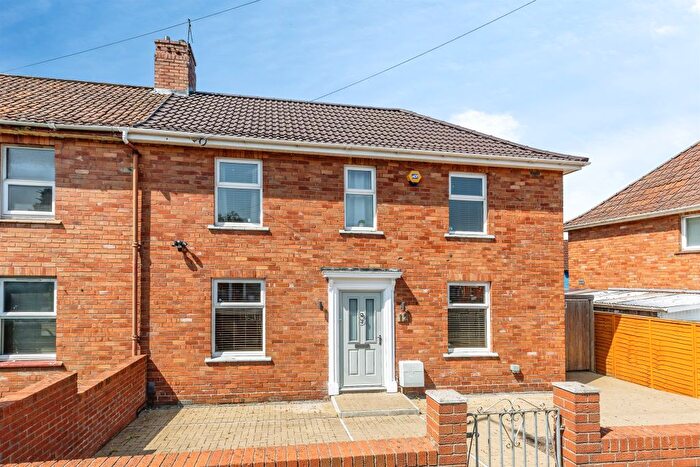 3 Bedroom Semi Detached House For Sale In Wedmore Vale, Bristol, BS3