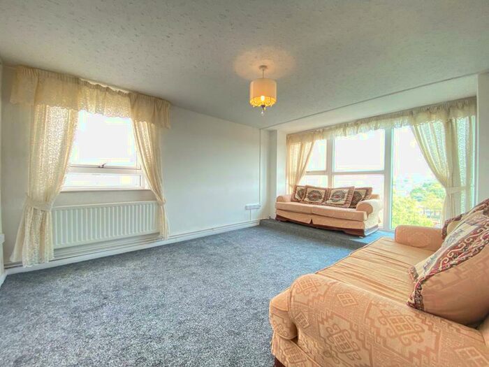 2 Bedroom Flat To Rent In Gunson Street, Manchester, M40