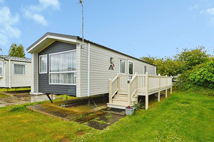 2 Bedroom Park Home For Sale In Manor Road, Hunstanton, PE36