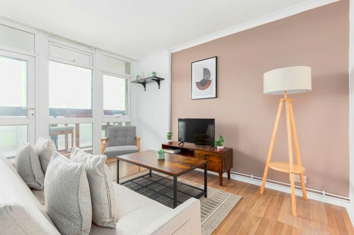 2 Bedroom Flat To Rent In Grange Road, London, SE1