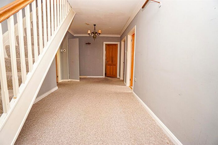 4 Bedroom Detached House For Sale In St. Helens Park Road, Hastings, TN34