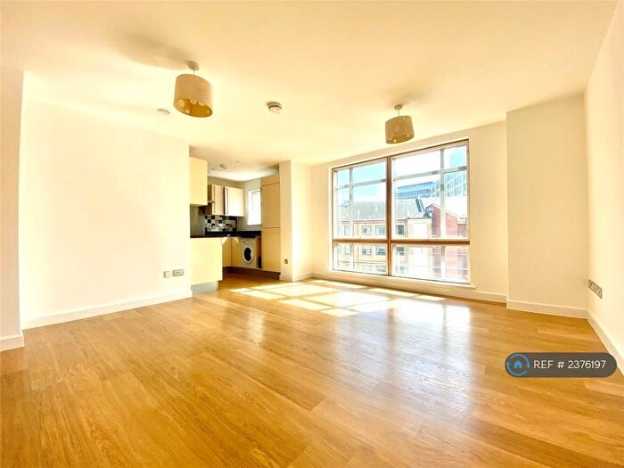 2 Bedroom Flat To Rent In Apollo Apartments, Bristol, BS1
