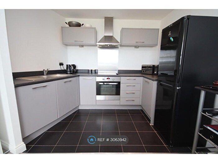 2 Bedroom Flat To Rent In Tanner Close, Crayford Dartford, DA1