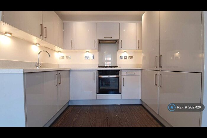 2 Bedroom Flat To Rent In Sissinghurst Court, Shirley, Solihull, B90