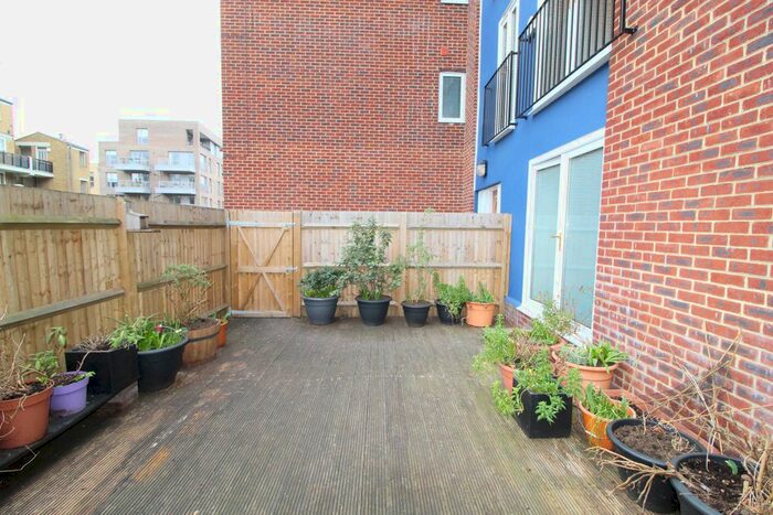 2 Bedroom Flat To Rent In Havil Street, London, SE5