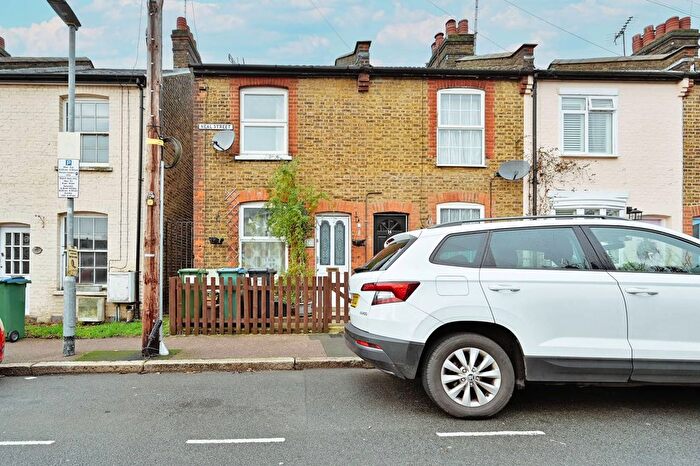 2 Bedroom Terraced House To Rent In Neal Street, Watford, WD18