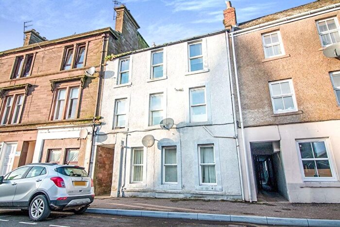 2 Bedroom Flat To Rent In Castle Street, Montrose, Angus, DD10