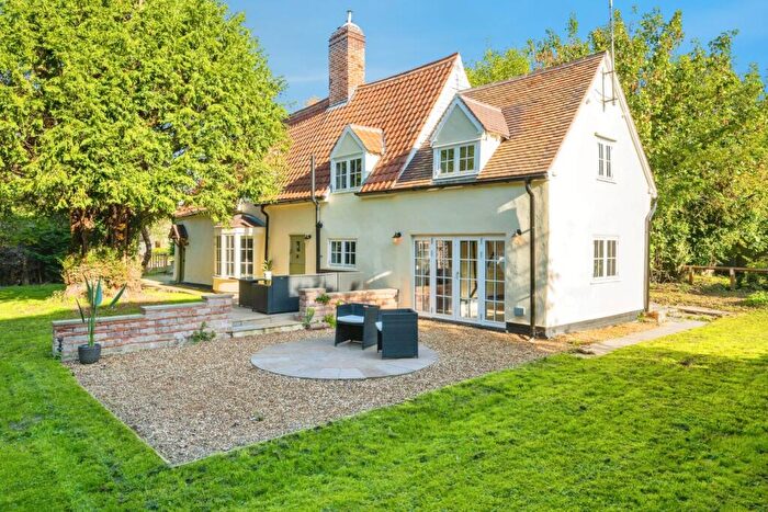 3 Bedroom Detached House To Rent In High Street, Thurleigh, Bedford, MK44