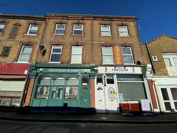 2 Bedroom Flat To Rent In Manor Road, Gravesend, DA12