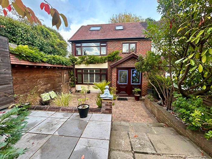 4 Bedroom End Of Terrace House For Sale In Cherry Tree Road, Hoddesdon, EN11