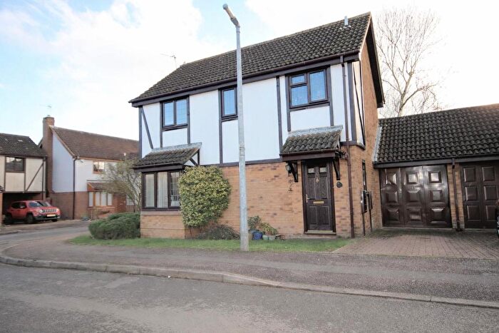 3 Bedroom Detached House For Sale In Frenchmans Close, Toddington, Dunstable, LU5