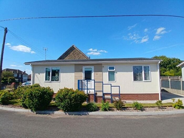 2 Bedroom Park Home For Sale In Mill Farm Park, Bulkington, CV12