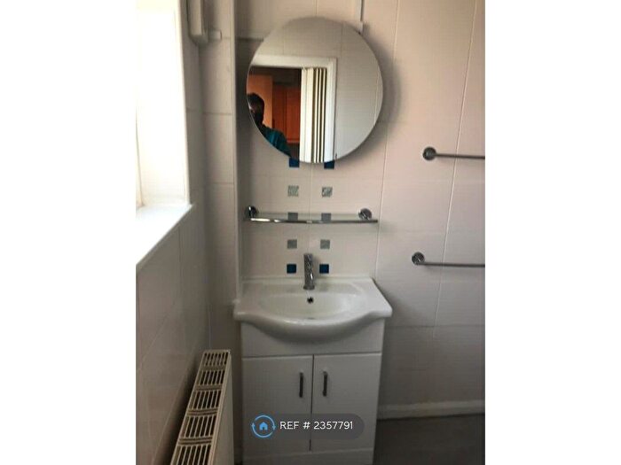 2 Bedroom End Of Terrace House To Rent In Dagenham, Dagenham, RM9