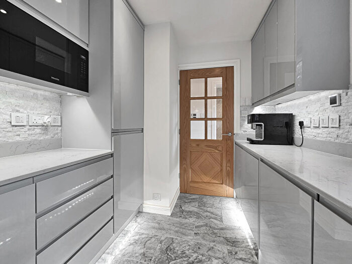 3 Bedroom End Of Terrace House For Sale In Monkswell, Cambridge, CB2