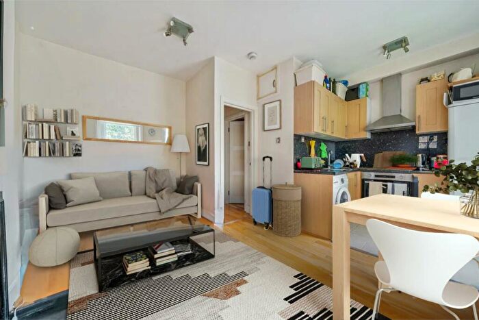 2 Bedroom Flat To Rent In Highgate, , North Hill, N6