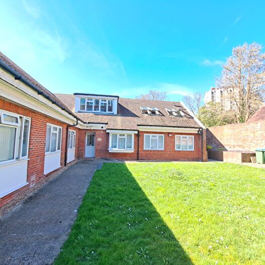 1 Bedroom Flat To Rent In High Street, Fareham, PO16
