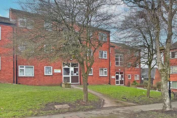 2 Bedroom Flat For Sale In Bramham Drive, Harrogate, HG3