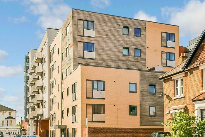 2 Bedroom Flat To Rent In Stanley Road, London, SW19