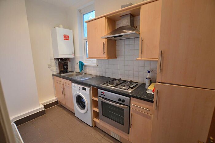 1 Bedroom Flat To Rent In Maybank House, E10