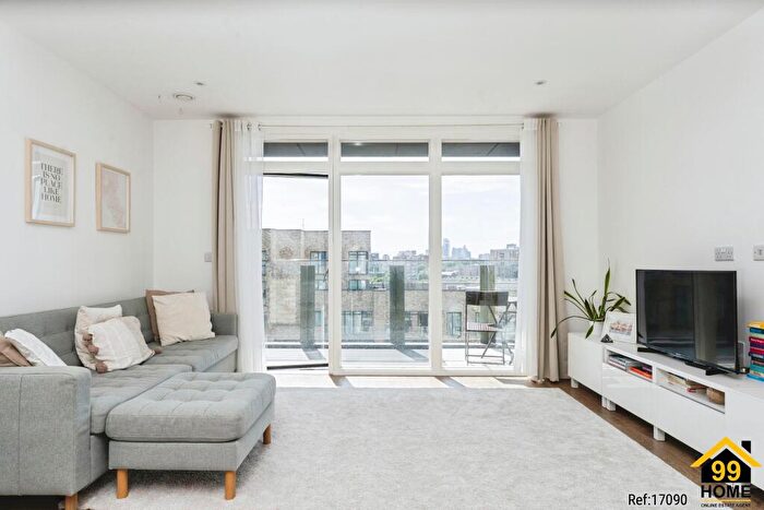 2 Bedroom Flat To Rent In Lamington Heights, London, E14