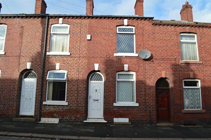 2 Bedroom Terraced House To Rent In Earl Street, Wakefield, WF1