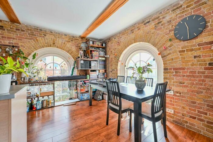 2 Bedroom Flat To Rent In Argyll Road, Woolwich, London, SE18