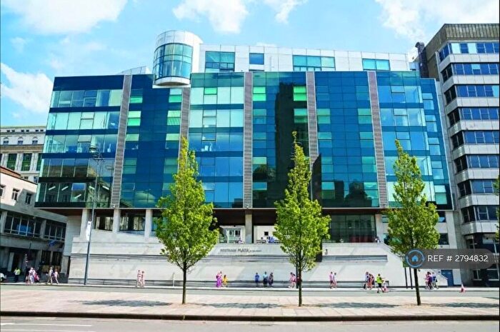 3 Bedroom Flat To Rent In Beetham Plaza, Liverpool, L2