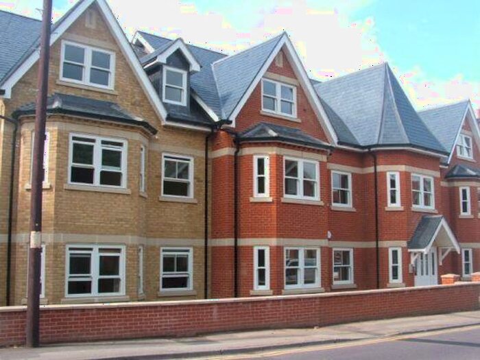 1 Bedroom Flat To Rent In York Rd, Town Centre, Guildford, GU1