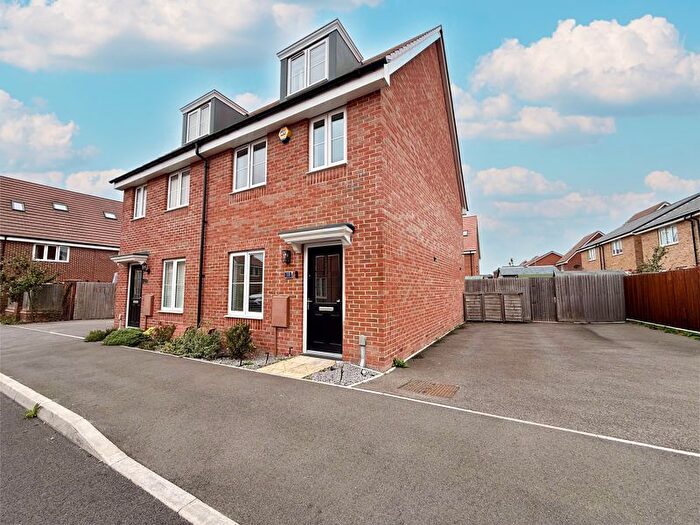 3 Bedroom Semi-Detached House For Sale In Morpeth Crescent, Thorn, LU5