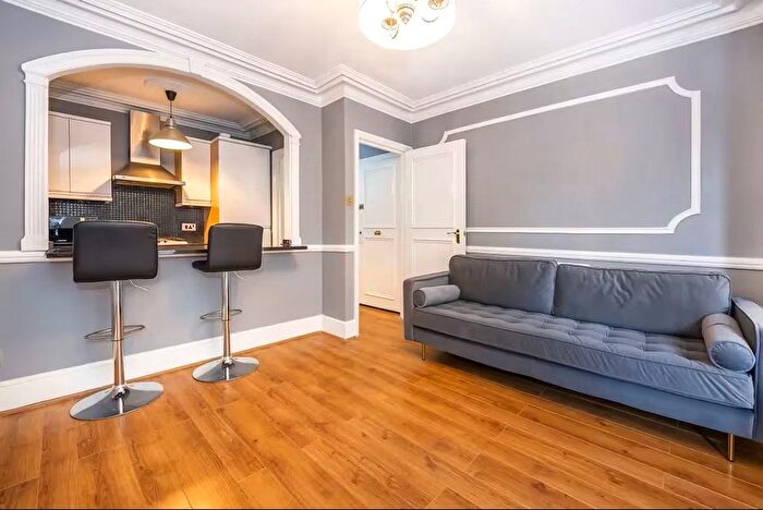 2 Bedroom Flat To Rent In Ridgway, London, SW19