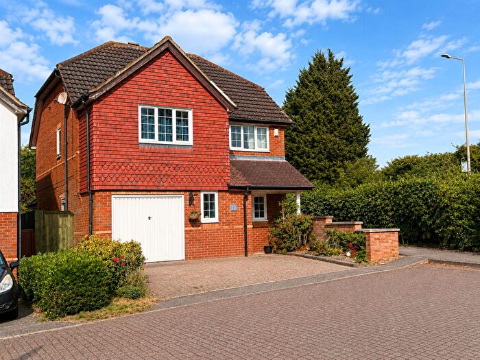 4 Bedroom Detached House For Sale In Ascot Place, Bletchley, Milton Keynes, MK3