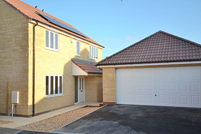 4 Bedroom Detached House To Rent In Collingham Close, Templecombe, BA8