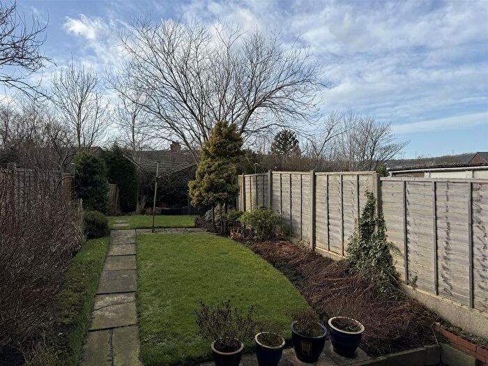 3 Bedroom Terraced House For Sale In Princess Close, Mossley, Ashton-Under-Lyne, OL5