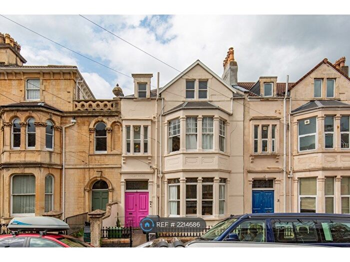 2 Bedroom Flat To Rent In Cotham Vale, Bristol, BS6
