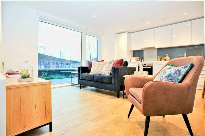 2 Bedroom House To Rent In The Filaments, Salford Salford, M3